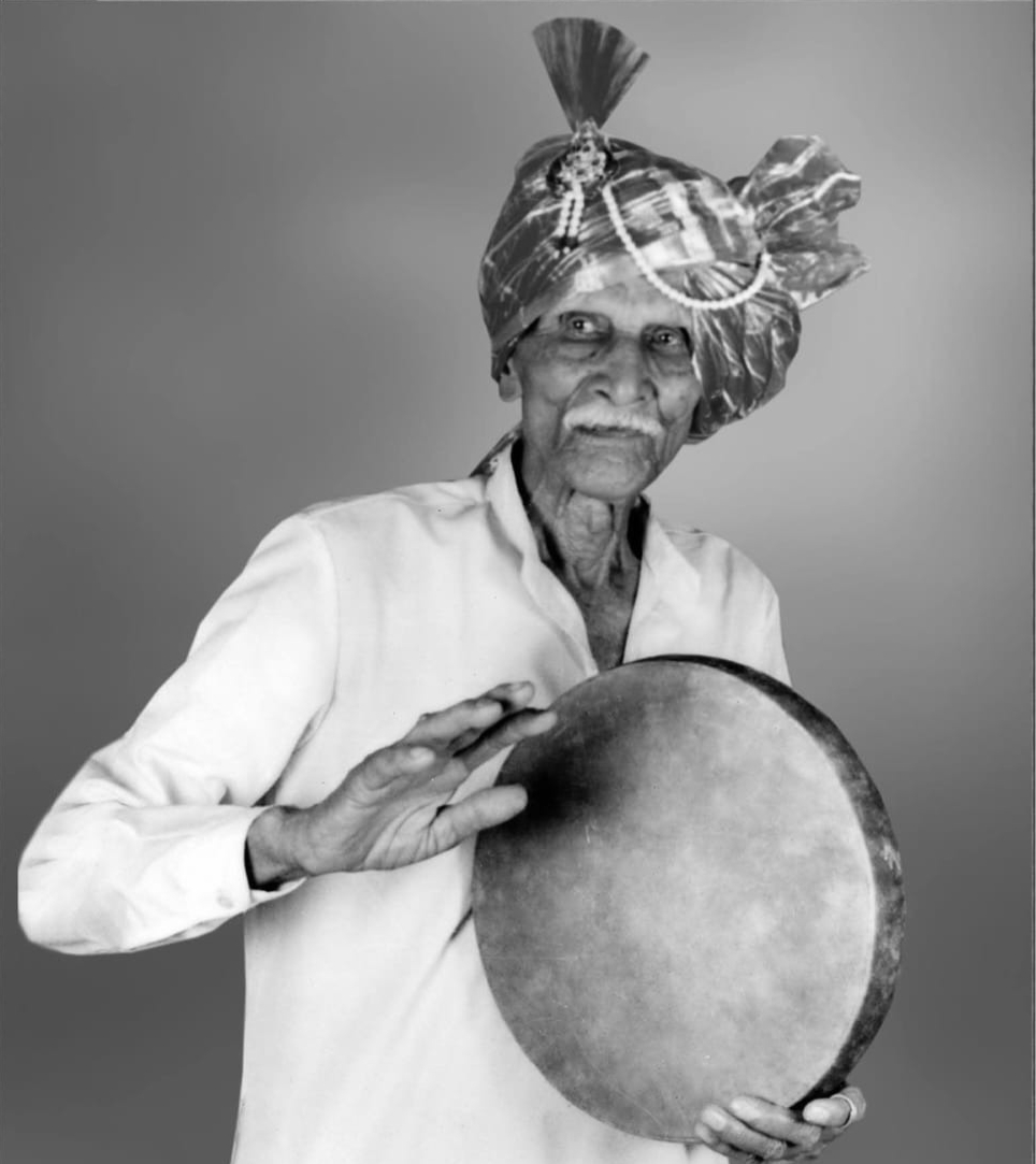 Shahir Maharshi Raghunath Dixit